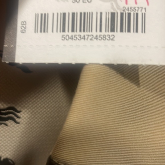 New with tags, Burberry trench coat with alligator trim - Picture 6 of 6